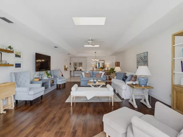 3-bedroom home for sale in Boca Raton - 9123 PINE SPRINGS Drive - MondialRealty