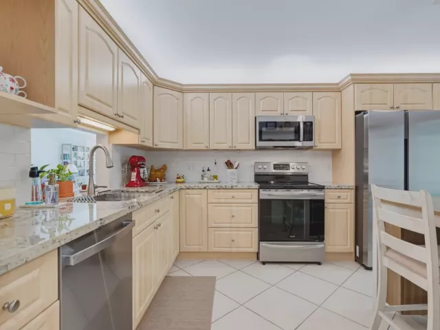 3-bedroom home for sale in Boca Raton - 9123 PINE SPRINGS Drive - MondialRealty