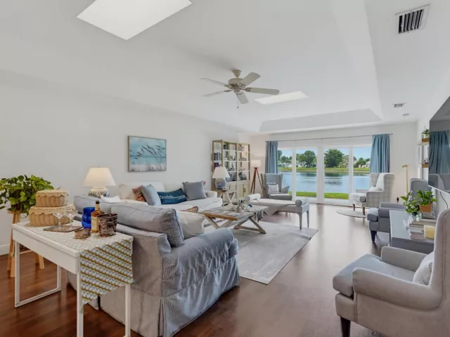 3-bedroom home for sale in Boca Raton - 9123 PINE SPRINGS Drive - MondialRealty