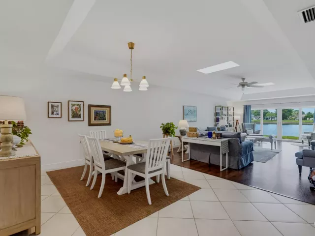 3-bedroom home for sale in Boca Raton - 9123 PINE SPRINGS Drive - MondialRealty