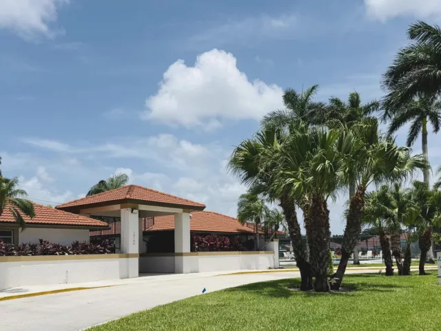 4-bedroom home for rent in Boca Raton - 21440 Millbrook Court - MondialRealty