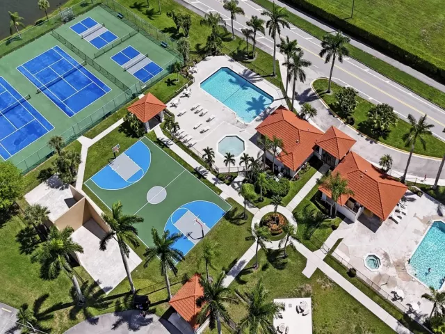 4-bedroom home for rent in Boca Raton - 21440 Millbrook Court - MondialRealty