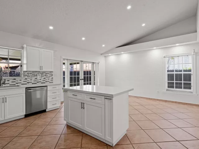 3-bedroom home for sale in Miami - 14242 SW 46th Ter - MondialRealty