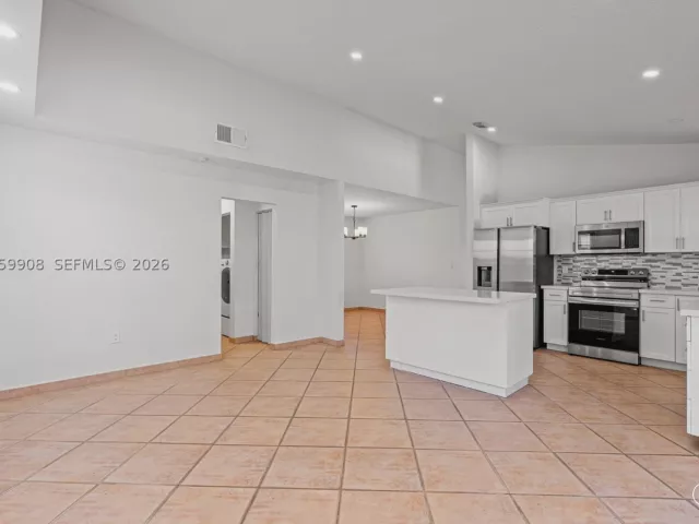 3-bedroom home for sale in Miami - 14242 SW 46th Ter - MondialRealty