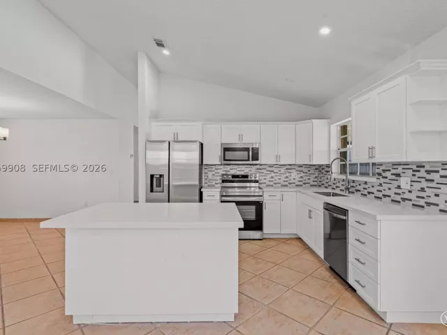 3-bedroom home for sale in Miami - 14242 SW 46th Ter - MondialRealty