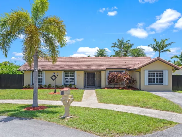 3-bedroom home for sale in Miami - 14242 SW 46th Ter - MondialRealty