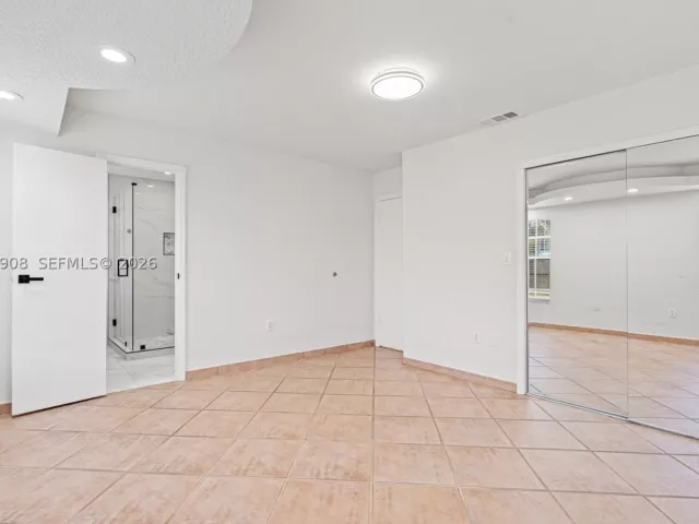 3-bedroom home for sale in Miami - 14242 SW 46th Ter - MondialRealty