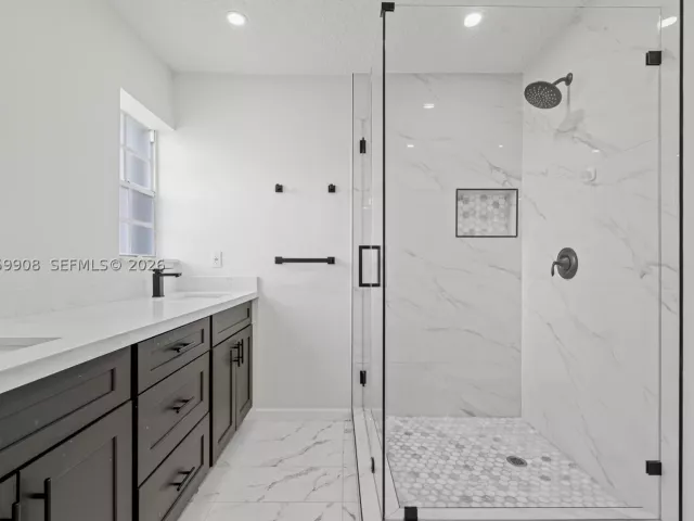 3-bedroom home for sale in Miami - 14242 SW 46th Ter - MondialRealty