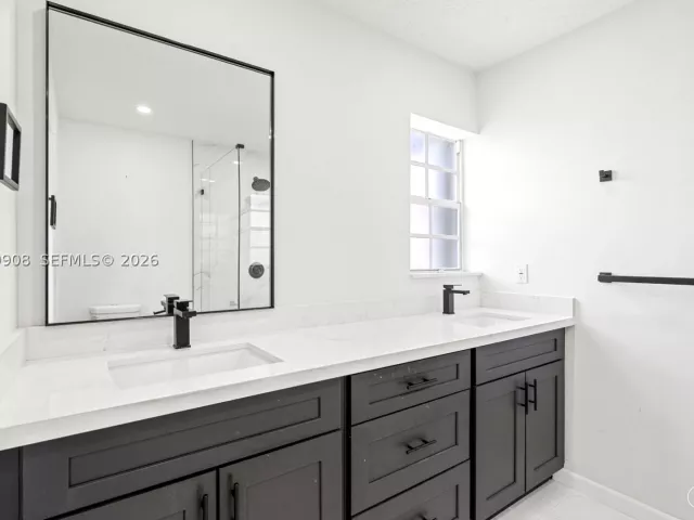 3-bedroom home for sale in Miami - 14242 SW 46th Ter - MondialRealty