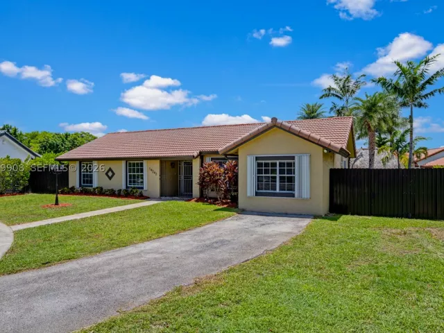 3-bedroom home for sale in Miami - 14242 SW 46th Ter - MondialRealty