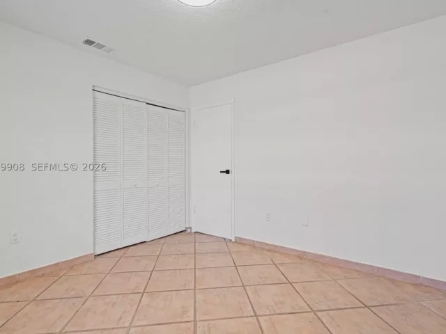 3-bedroom home for sale in Miami - 14242 SW 46th Ter - MondialRealty