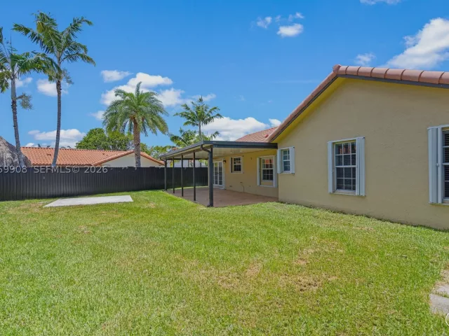 3-bedroom home for sale in Miami - 14242 SW 46th Ter - MondialRealty