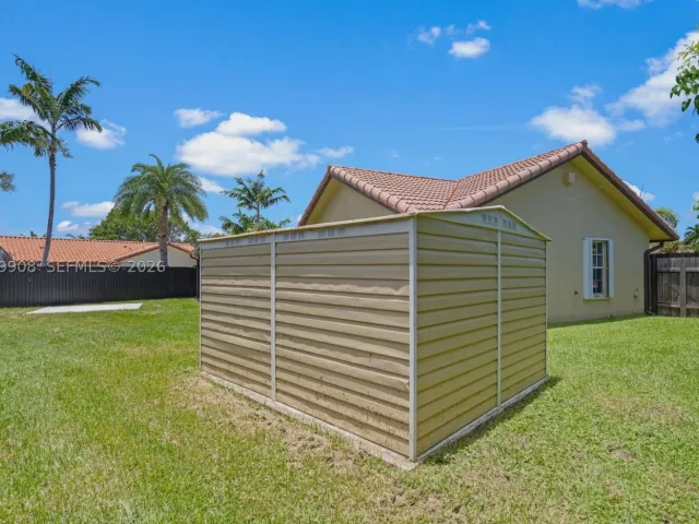3-bedroom home for sale in Miami - 14242 SW 46th Ter - MondialRealty