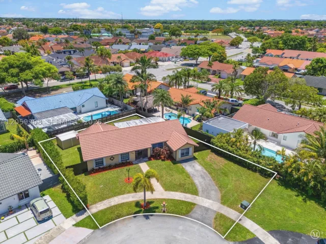 3-bedroom home for sale in Miami - 14242 SW 46th Ter - MondialRealty