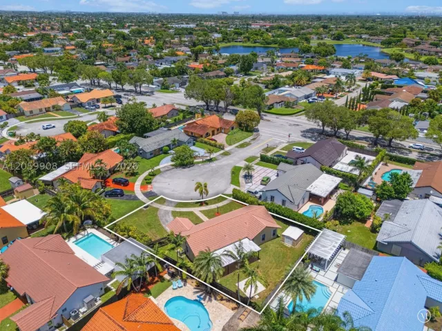 3-bedroom home for sale in Miami - 14242 SW 46th Ter - MondialRealty