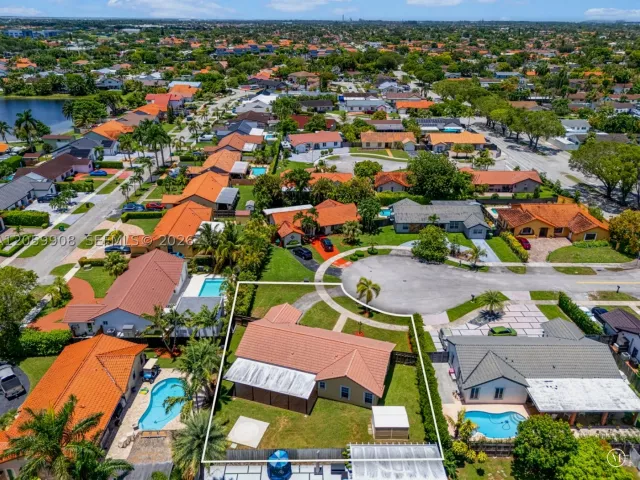3-bedroom home for sale in Miami - 14242 SW 46th Ter - MondialRealty