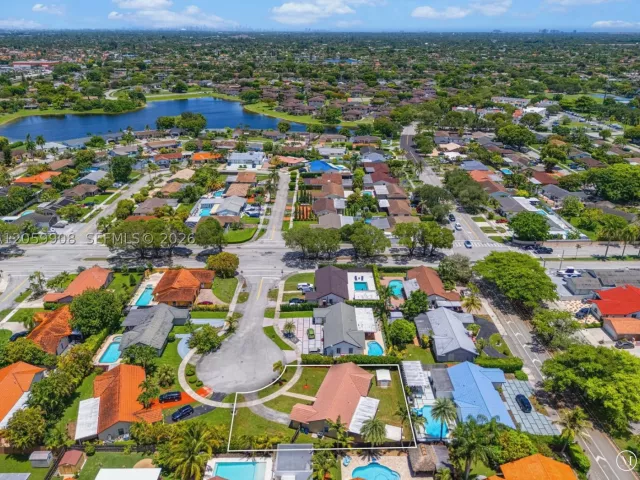 3-bedroom home for sale in Miami - 14242 SW 46th Ter - MondialRealty