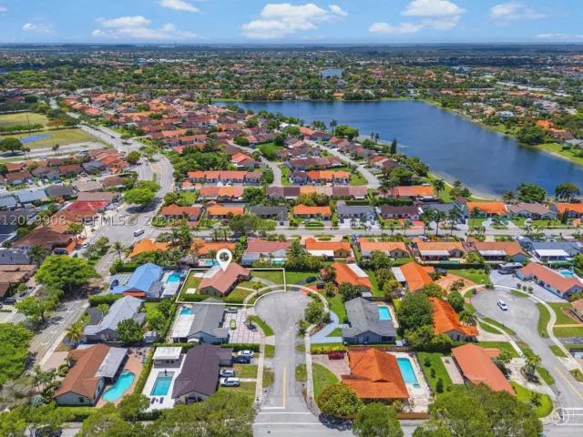 3-bedroom home for sale in Miami - 14242 SW 46th Ter - MondialRealty