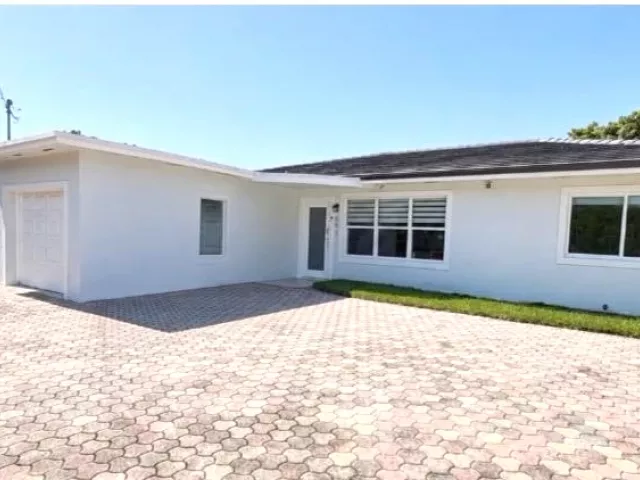 3-bedroom home for rent in Miami Beach - 455 S Shore Dr - MondialRealty