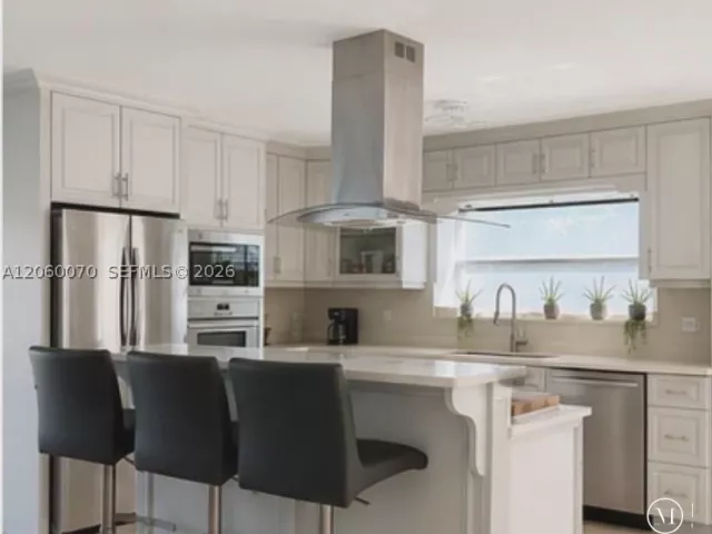 3-bedroom home for rent in Miami Beach - 455 S Shore Dr - MondialRealty