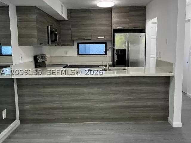 2-bedroom home for rent in Miami - 2180 Brickell Ave 7 - MondialRealty