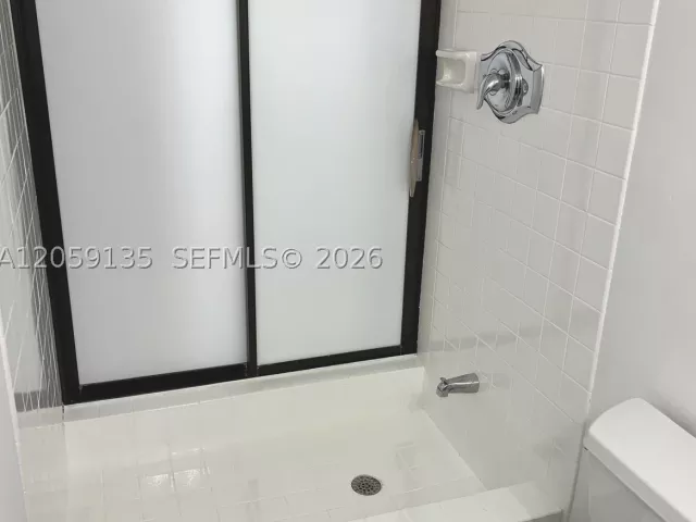 2-bedroom home for rent in Miami - 2180 Brickell Ave 7 - MondialRealty