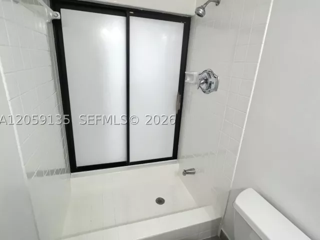 2-bedroom home for rent in Miami - 2180 Brickell Ave 7 - MondialRealty