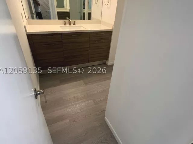2-bedroom home for rent in Miami - 2180 Brickell Ave 7 - MondialRealty