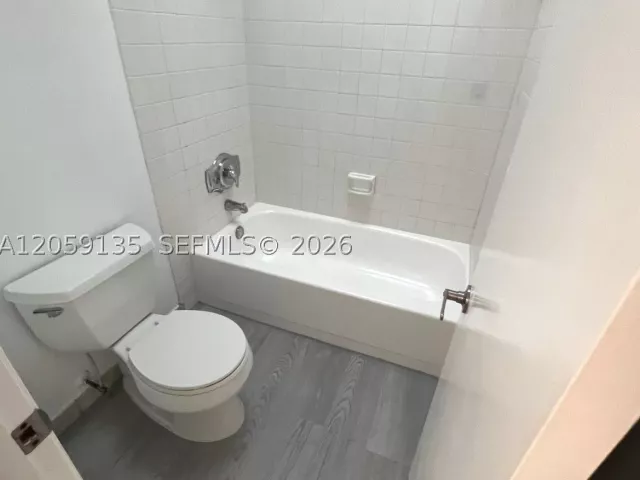 2-bedroom home for rent in Miami - 2180 Brickell Ave 7 - MondialRealty