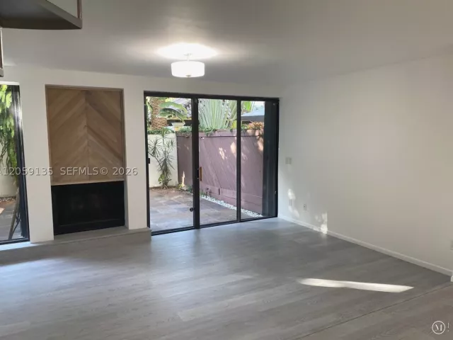 2-bedroom home for rent in Miami - 2180 Brickell Ave 7 - MondialRealty