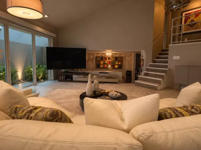 2-bedroom home for rent in Miami - 2571 TIGERTAIL Avenue - MondialRealty