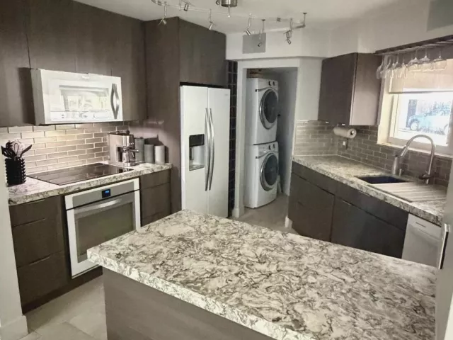 2-bedroom home for rent in Miami - 2571 TIGERTAIL Avenue - MondialRealty