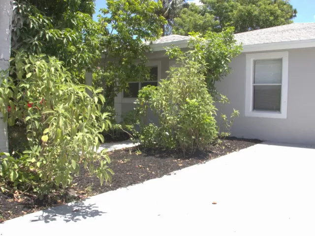 4-bedroom home for sale in Miami Gardens - 1724 NW 152ND Terrace - MondialRealty