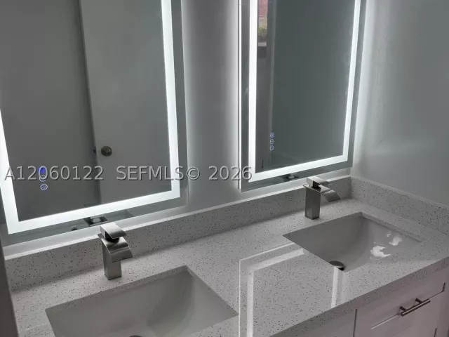 4-bedroom home for rent in Miami - 9128 SW 162nd Pl - MondialRealty