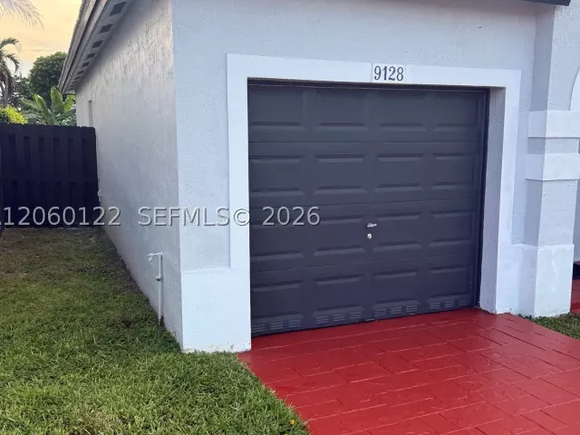 4-bedroom home for rent in Miami - 9128 SW 162nd Pl - MondialRealty