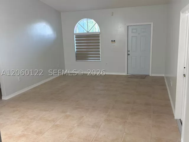 4-bedroom home for rent in Miami - 9128 SW 162nd Pl - MondialRealty