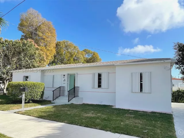 4-bedroom home for rent in Miami - 3200 SW 2nd St 0 - MondialRealty