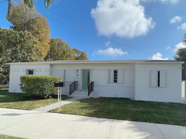 4-bedroom home for rent in Miami - 3200 SW 2nd St 0 - MondialRealty