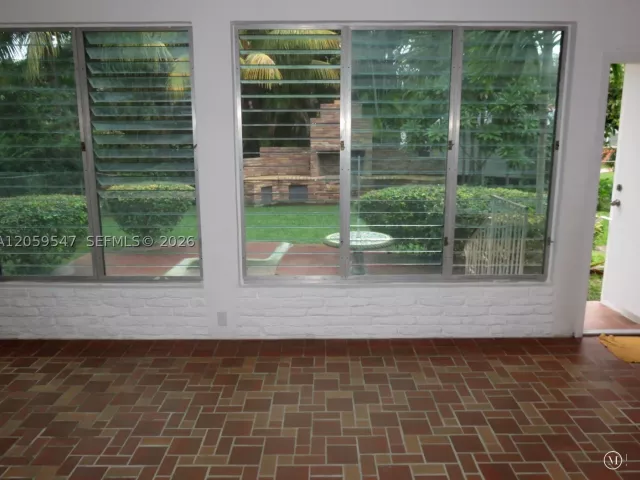 3-bedroom home for rent in Miami - 5801 SW 28 ST - MondialRealty