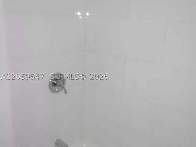 3-bedroom home for rent in Miami - 5801 SW 28 ST - MondialRealty