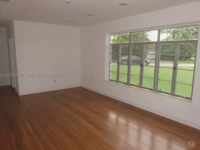 3-bedroom home for rent in Miami - 5801 SW 28 ST - MondialRealty