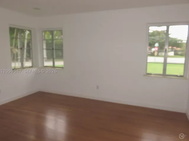 3-bedroom home for rent in Miami - 5801 SW 28 ST - MondialRealty