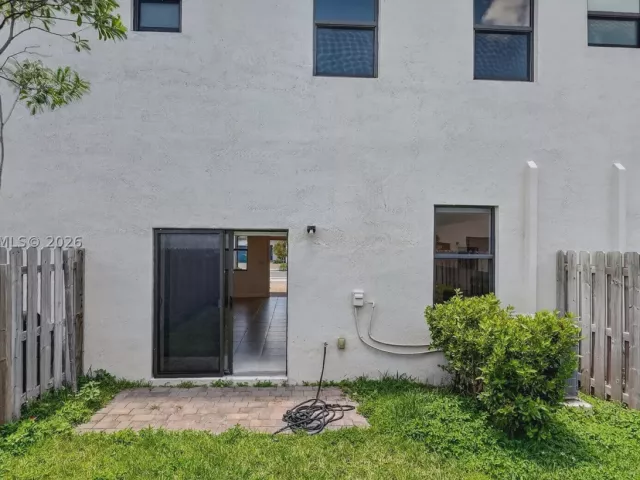 3-bedroom home for sale in Homestead - 23441 SW 129th Ave - MondialRealty