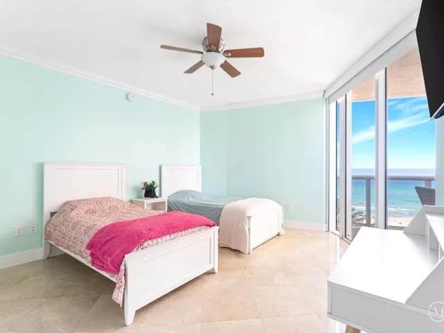 2-bedroom condo for rent in Sunny Isles Beach - 17201 COLLINS Avenue 805 - MondialRealty