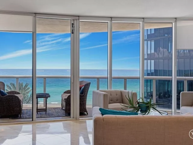 2-bedroom condo for rent in Sunny Isles Beach - 17201 COLLINS Avenue 805 - MondialRealty