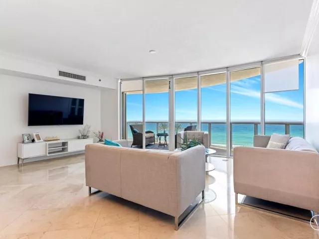 2-bedroom condo for rent in Sunny Isles Beach - 17201 COLLINS Avenue 805 - MondialRealty