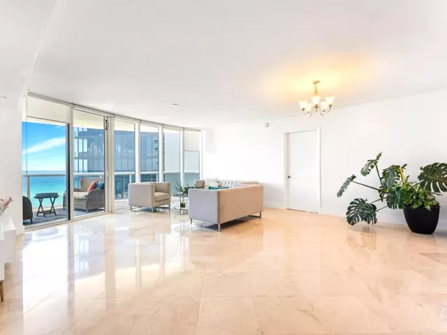 2-bedroom condo for rent in Sunny Isles Beach - 17201 COLLINS Avenue 805 - MondialRealty