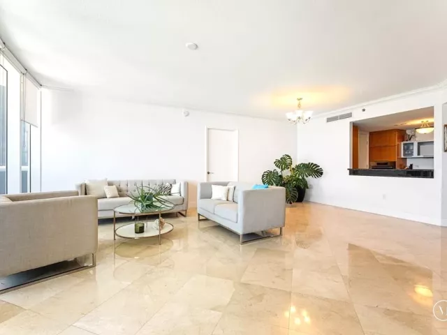 2-bedroom condo for rent in Sunny Isles Beach - 17201 COLLINS Avenue 805 - MondialRealty