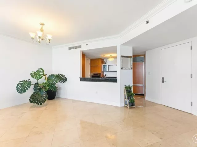 2-bedroom condo for rent in Sunny Isles Beach - 17201 COLLINS Avenue 805 - MondialRealty