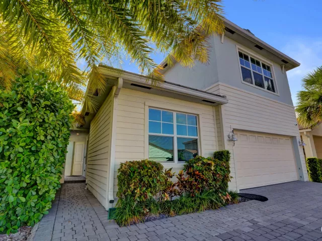 4-bedroom home for sale in Deerfield Beach - 4147 ROSA Drive - MondialRealty